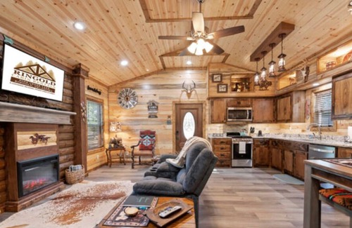 Ringold Cabina | Electric fireplace, free internet, pond for fishing, less than 5 miles from lake