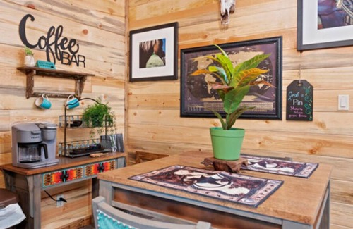 Ringold Cabina | Electric fireplace, free internet, pond for fishing, less than 5 miles from lake