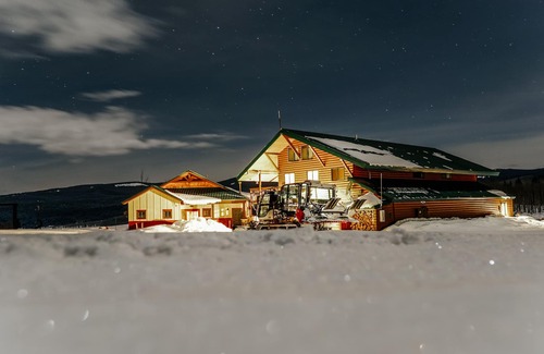 Paonia Cabina | Electric Mountain Lodge: Mountain Views/Restaurant/Bar/Events/Snowmobiles | 8