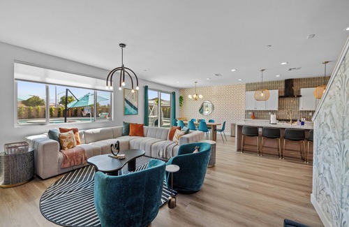 Coachella Casa | Electric Slide- Lazy River, Pickleball, Resort backyard & Game room