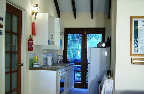 Wungong Casa | Eleebana Guest House