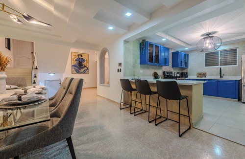 Santiago de los Caballeros Villa | Elegant & Cozy 4BR Home / the Best Location In STI