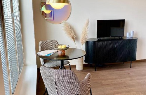 Kesklinn Apartamento | Elegance Apartment - City Centre Free Parking
