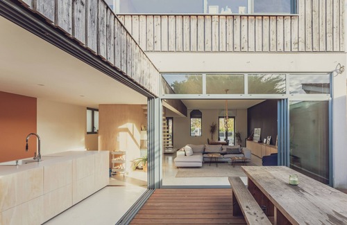 Lormont Casa | Elegance Architecturale et Harmonie: Maison Design Avec