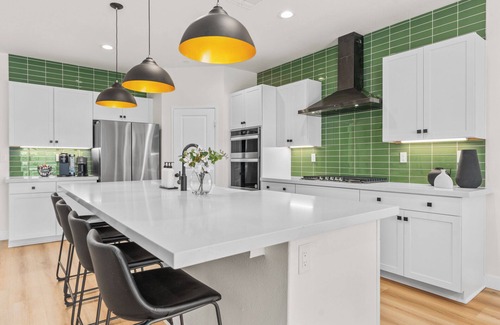Coachella Casa | Elegance House- VERY Close to festivals and PGA West, rock slide pool