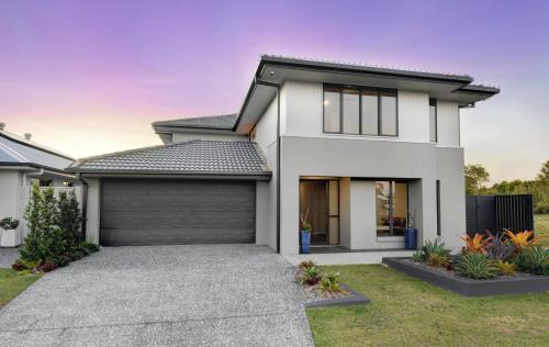 Banksia Beach Casa | Elegance on Callisia