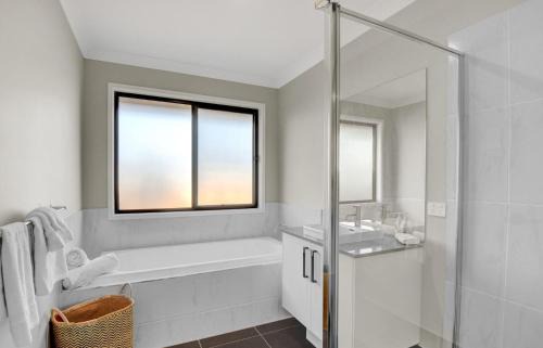 Banksia Beach Casa | Elegance on Callisia