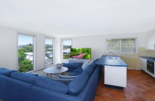 North Avoca Casa | Elegance on Elgata - Bright and Breezy