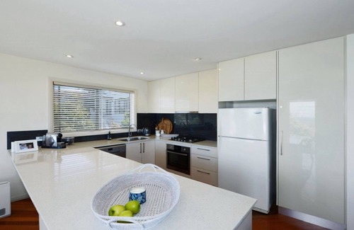 North Avoca Casa | Elegance on Elgata - Bright and Breezy
