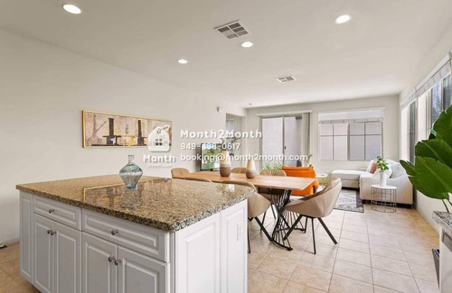 Portola Springs Casa | Elegancy Acme on Bright Poppy #2943