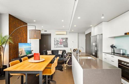 Canterbury Apartamento | Elegant 1-Bed by Riverside Park & Amenities