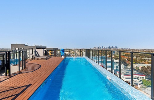 Preston Apartamento | Elegant 1-Bed by Shops with Rooftop Swimming Pool