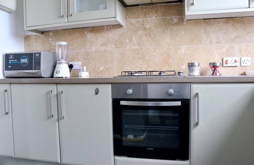 North Ridge Apartamento | Elegante apartamento de 1 dormitorio en Osu-Royal Delight