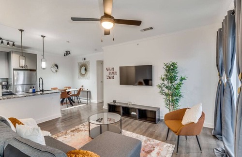 McNeil Apartamento | Elegant 1 Bedroom with resort style pool near The Domain