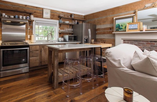 Franklin Cabina | Elegant 1800's cabin in charming downtown Franklin 25 min South of Nashville