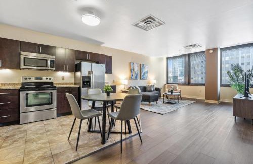 Downtown Pittsburgh Apartamento | Elegant 1BD High Rise with City Views in DT Pitts