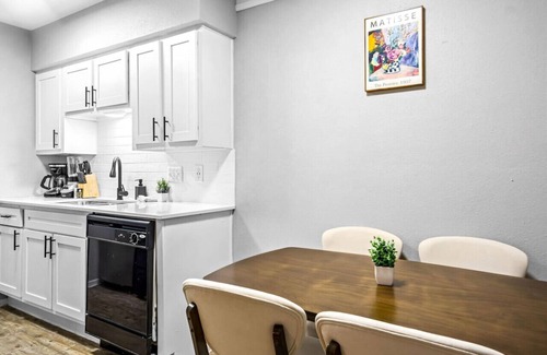 Brentwood Apartamento | Elegant 1BR Haven - 10 Min to Downtown Austin