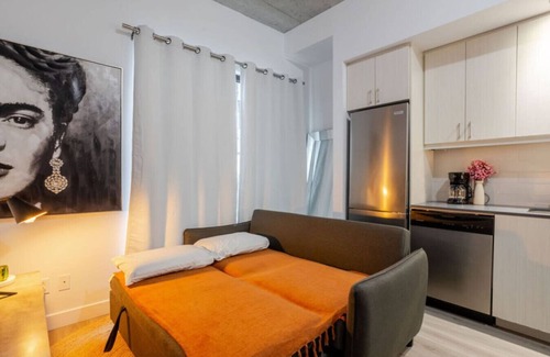 Cite Multimedia Apartamento | Elegant 1BR Retreat | Chic Stay in Old Port