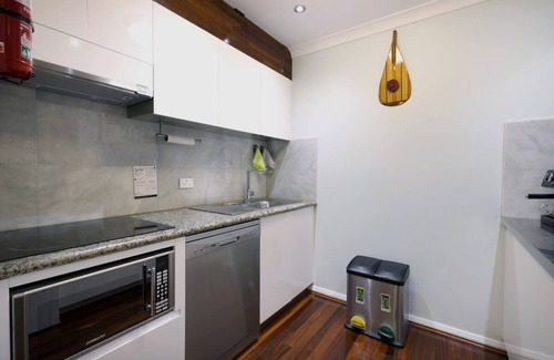 Northbridge Apartamento | Elegant 1st Floor Apt in CBD
