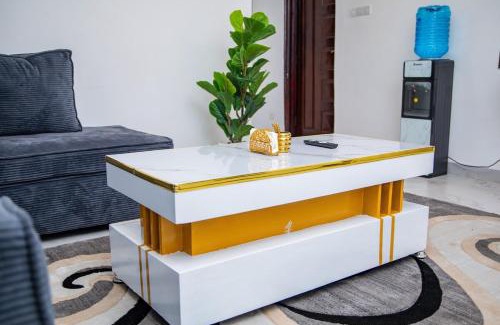 Nakuru Apartamento | Elegant 2-BD -Scenic Views & Central Location