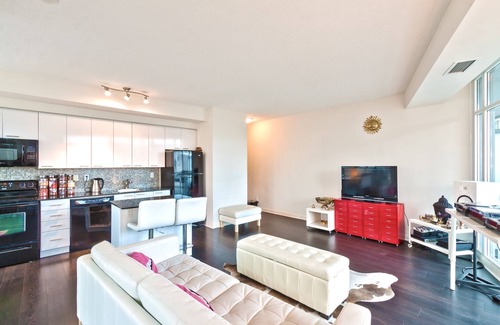 Bathurst Quay Apartamento | Elegante condominio de 2 habitaciones en el centro de Toronto
