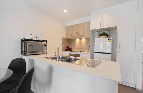Franklin Apartamento | Elegant 2-Bed Apartment with Balcony