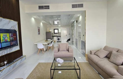 Dubai Villa | Elegante villa de 2 dormitorios and vestíbulo, G,1