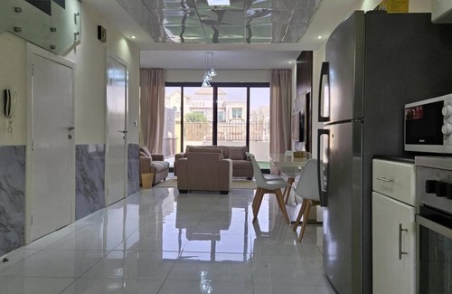 Dubai Villa | Elegante villa de 2 dormitorios and vestíbulo, G,1
