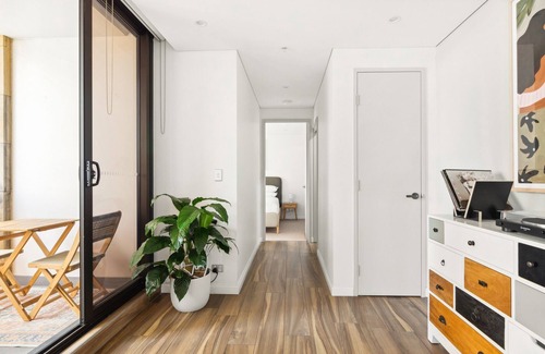 Parramatta Apartamento | Elegant 2-Bed with Pool, Gym & Sauna