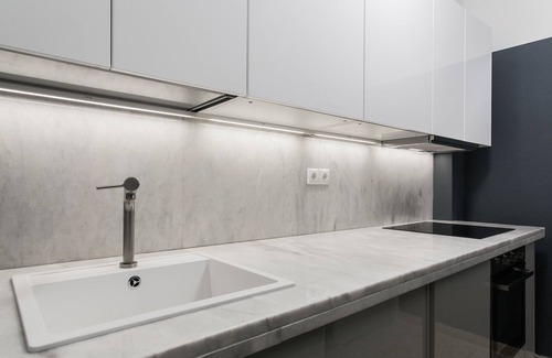 Omonia Apartamento | Elegant 2 Bedroom 2 Bathroom Apartment in Athens Vibrant Centre! VL5