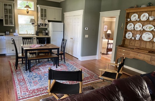 Monticello Cabaña | Elegant 2 Bedroom, 2 Bath Guest House close to Tallahassee. Whole Home Generator