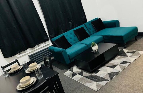 Balti Triangle Apartamento | Elegant 2-bedroom Apartment Near City Centre