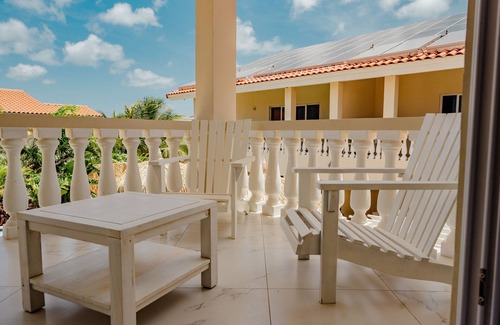 Noord Apartamento | Elegant 2-bedroom Apartment 2 km From Eagle Beach