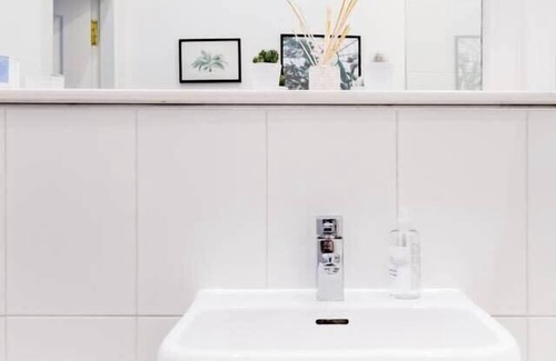 North West Apartamento | Elegant 2 Bedroom Apartment in West End