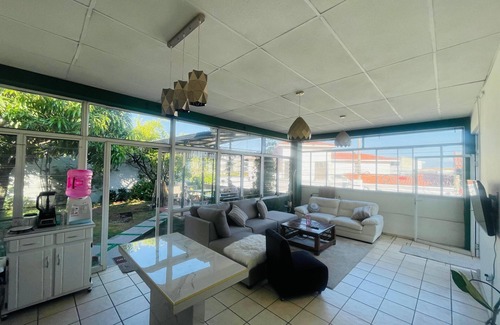 San Salvador Casa | Elegant 2 Bedroom Apartment in Upscale Escalon
