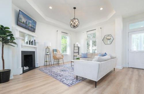 Springfield Apartamento | Elegant 2 BR apt in the heart of historic SPR - 5 min drive to TIAA Bank Field