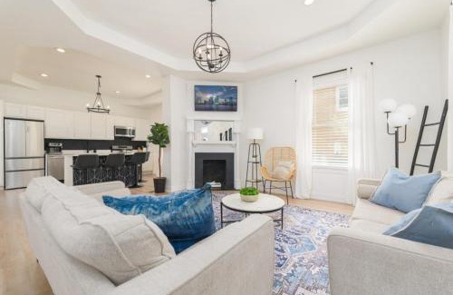Springfield Apartamento | Elegant 2 BR apt in the heart of historic SPR - 5 min drive to TIAA Bank Field