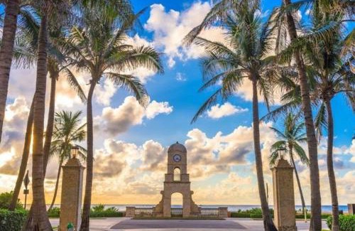 Progressive Northwest Apartamento | Elegant 2Bd Home, West Palm Beach, Steps to Beach