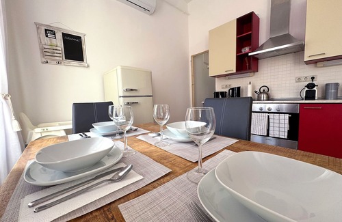 Erzsebetvaros Apartamento | Elegant 2BDR 125m2 Apartment Downtown Budapest