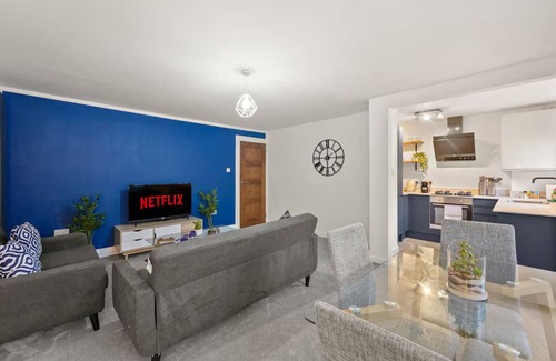 Underhill Apartamento | Elegant 2Bed/1Bath Ground Floor Flat with FREE WiFi
