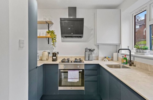 Underhill Apartamento | Elegant 2Bed/1Bath Ground Floor Flat with FREE WiFi