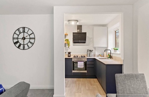 Underhill Apartamento | Elegant 2Bed/1Bath Ground Floor Flat with FREE WiFi