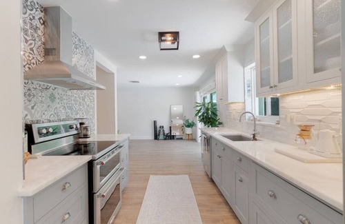 Southwest Casa | Elegant 2BR/2BA | Beach & Downtown Nearby