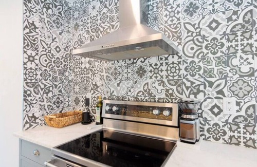 Southwest Casa | Elegant 2BR/2BA | Beach & Downtown Nearby