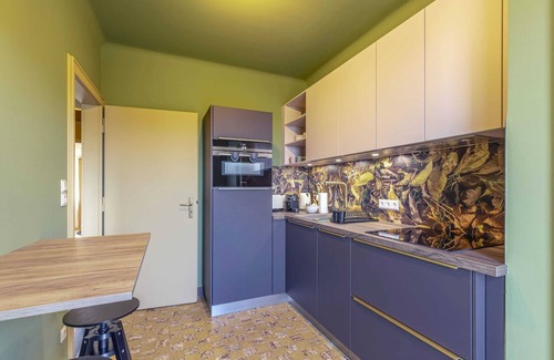 South Bonnevoie Apartamento | Elegant 2BR in Luxembourg with Balcony & WiFi