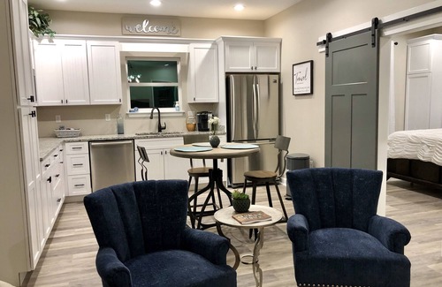 Lake City Casa | Elegante cabaña privada de 2 dormitorios 2 min de la I-75 / US90