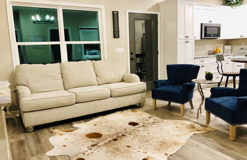 Lake City Casa | Elegante cabaña privada de 2 dormitorios 2 min de la I-75 / US90