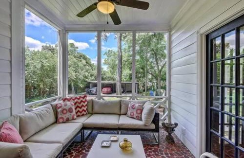 Myers Park Casa | Elegant 2BR with Covered Patio