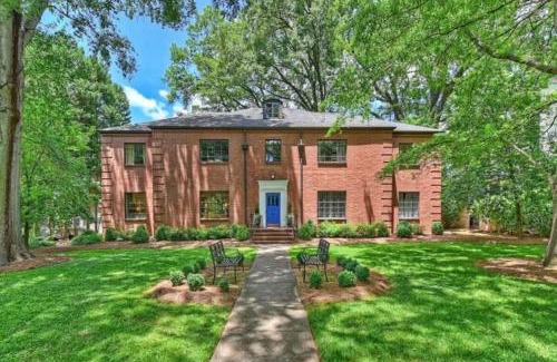 Myers Park Casa | Elegant 2BR with Covered Patio