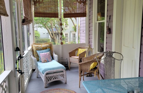 Washington Casa | Elegant 3 bdr/3 bath home in the village of Little Washington! Gourmet kitchen!